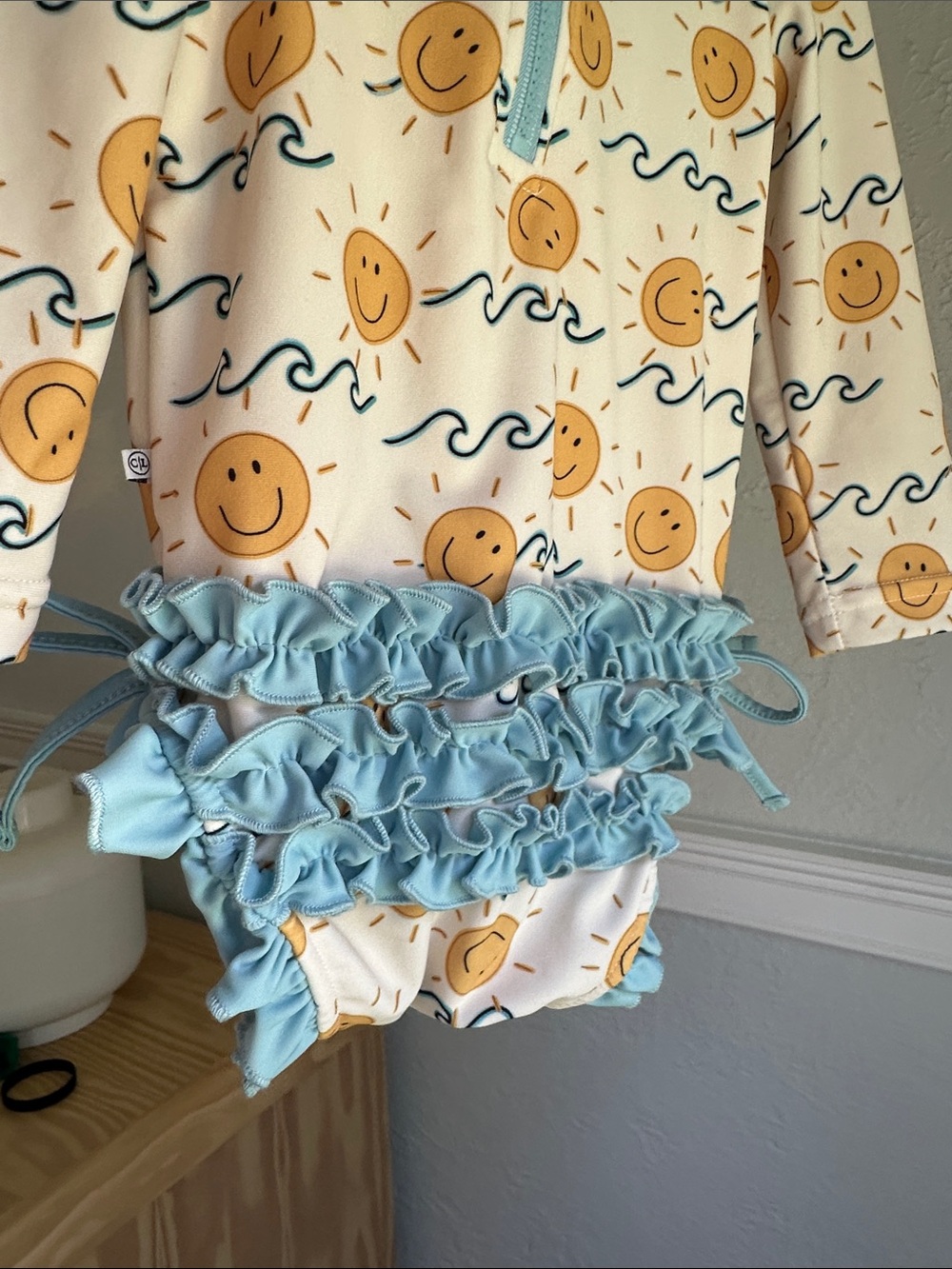 Caden Lane Suns Out Rash Guard with Ruffle Bottom - Picture 4 of 6